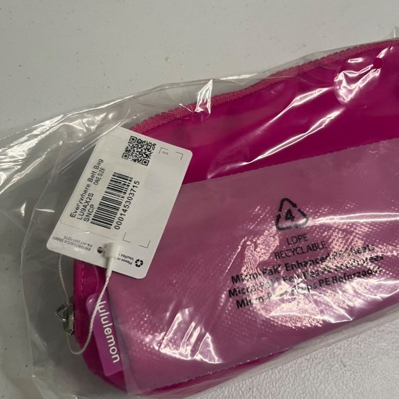 Lululemon Athletic Everywhere Belt Bag 1L Sonic Pink NWT One Size - Picture 11 of 11